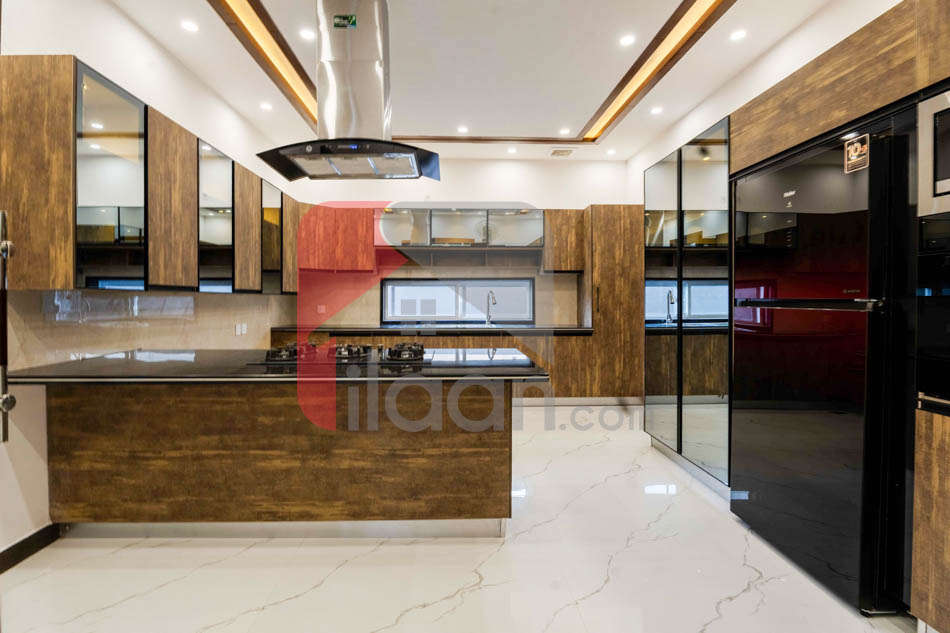 1 Kanal House for Sale in Block N, Phase 6, DHA Lahore
