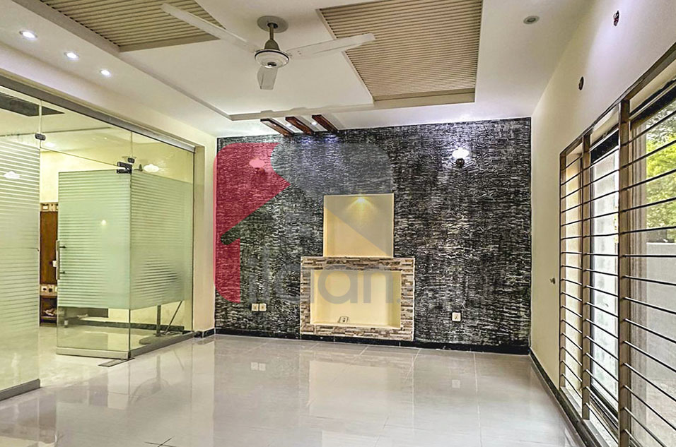 10 Marla House for Sale in Bahria Town, Lahore