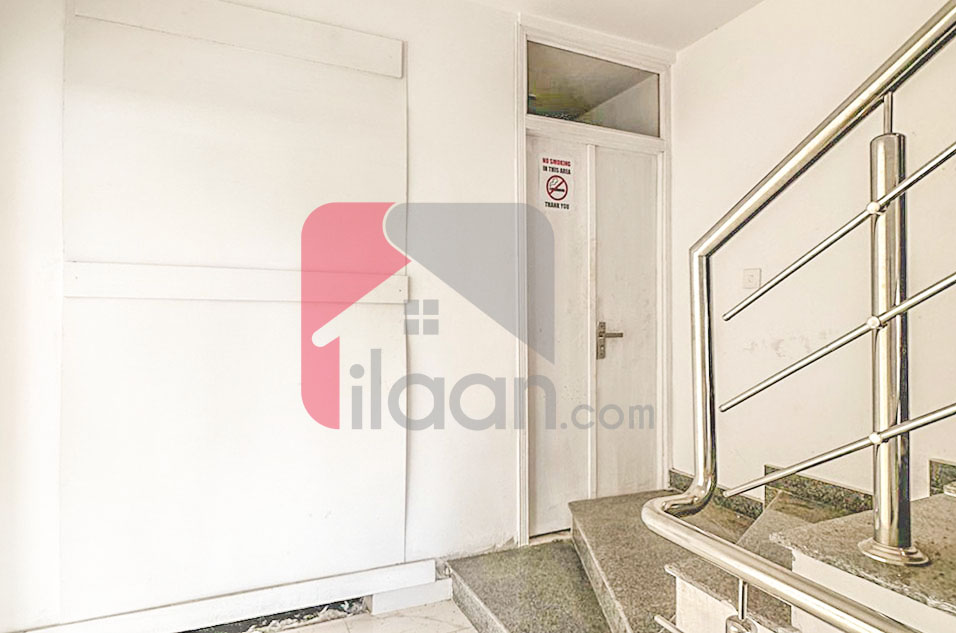 12 Marla Hall for Rent on Main Boulevard, Sector E, Bahria Town, Lahore