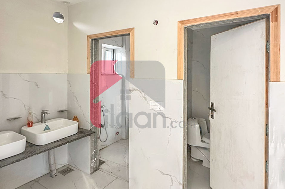 12 Marla Hall for Rent on Main Boulevard, Sector E, Bahria Town, Lahore
