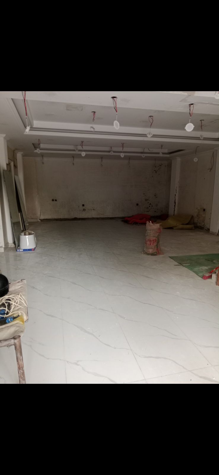 1,350 Sq.ft Plaza for Rent on MM Alam Road, Gulberg 3, Lahore