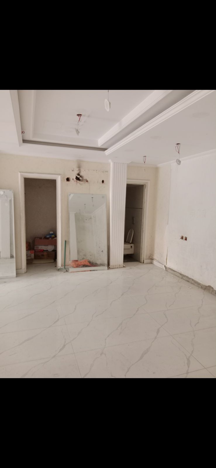 1,350 Sq.ft Plaza for Rent on MM Alam Road, Gulberg 3, Lahore