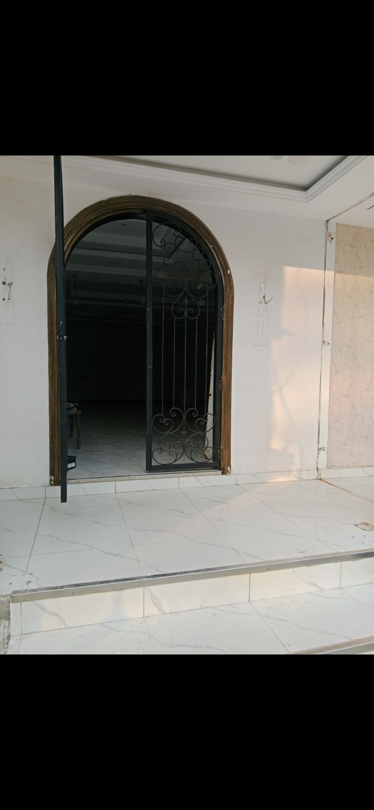 1,350 Sq.ft Plaza for Rent on MM Alam Road, Gulberg 3, Lahore
