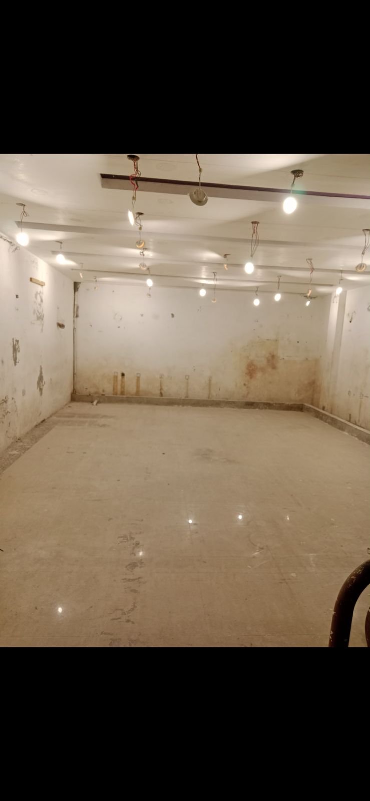 1,350 Sq.ft Plaza for Rent on MM Alam Road, Gulberg 3, Lahore