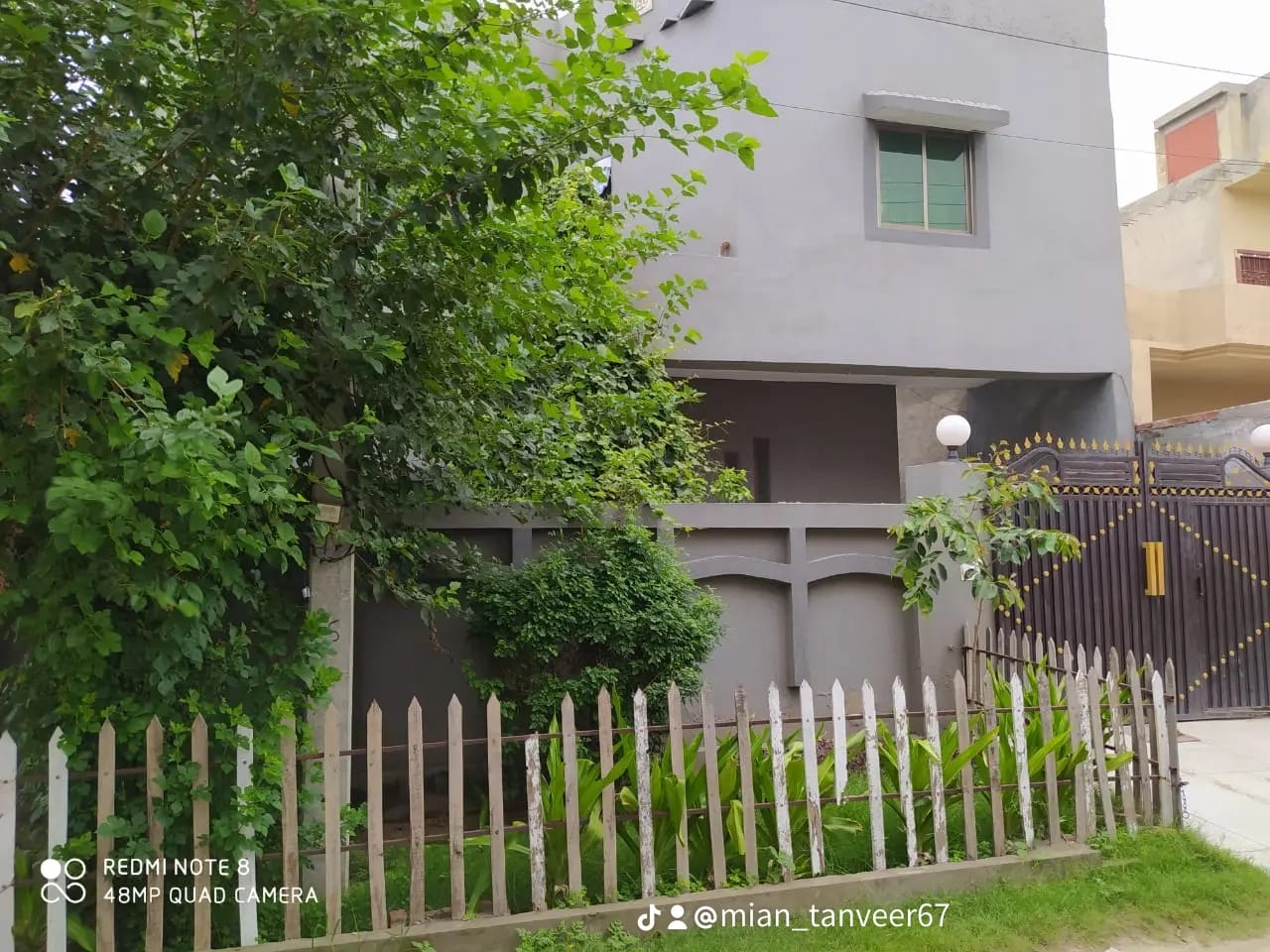10 Marla House for Sale in Elite Town, Lahore