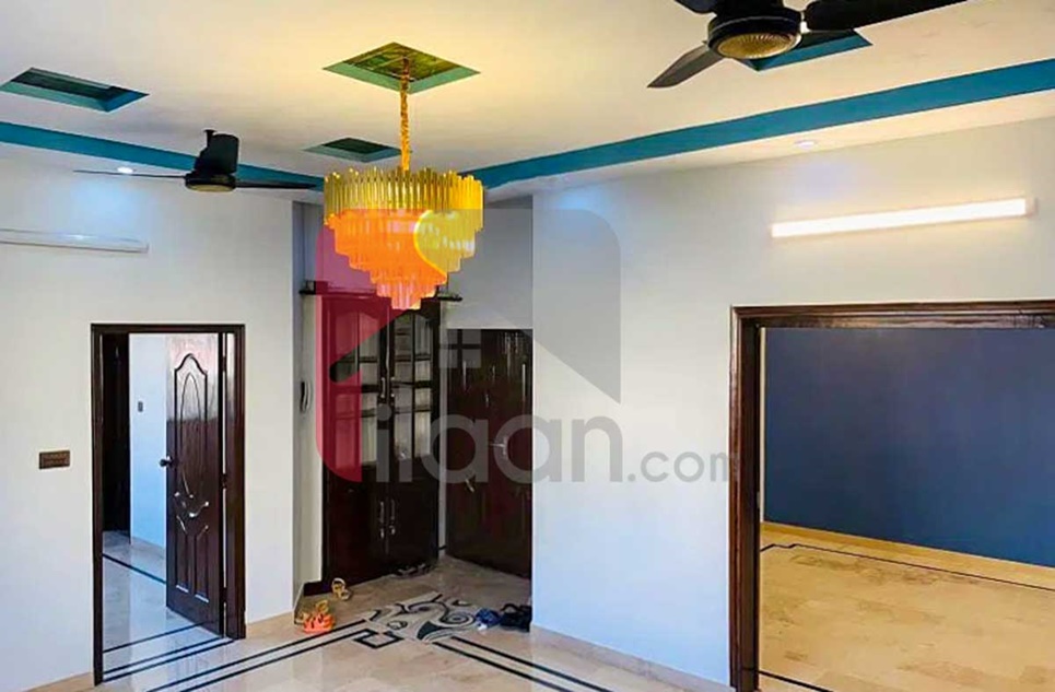 200 Sq.yd House for Sale (First Floor) in Block 14, Gulistan-e-Johar, Karachi