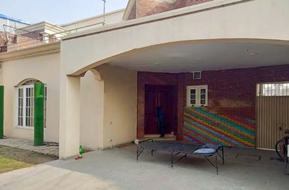 1 Kanal House for Rent in Garden Town, Lahore