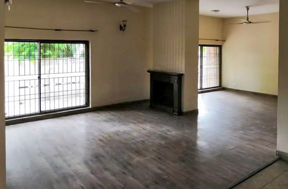 10 Marla House for Rent in Garden Town, Lahore