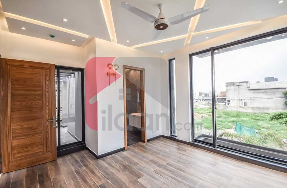 9 Marla House for Sale in Bankers Avenue Cooperative Housing Society, Lahore