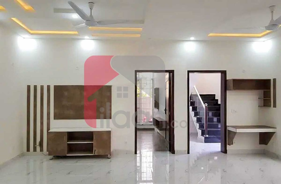 12 Marla Lower Portion for Rent in Lake City, Lahore