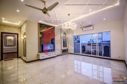 10 Marla House for Sale in Bankers Cooperative Housing Society, Lahore