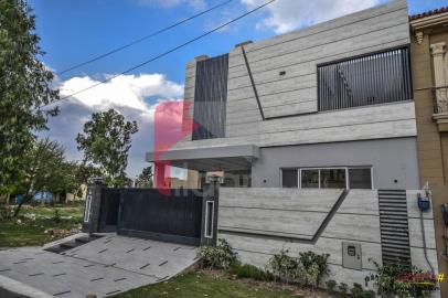 9 Marla House for Sale in Bankers Cooperative Housing Society, Lahore