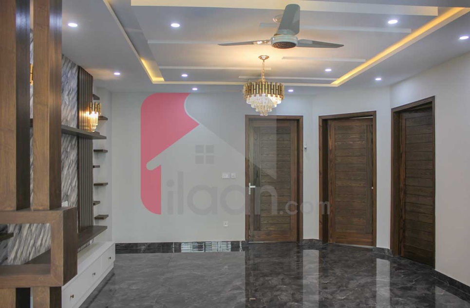 8 Marla House for Sale in Umer Block, Sector B, Bahria Town Lahore