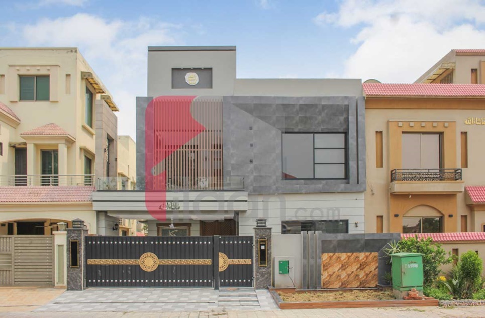 10 Marla House for Sale in Iqbal Block, Sector E, Bahria Town, Lahore