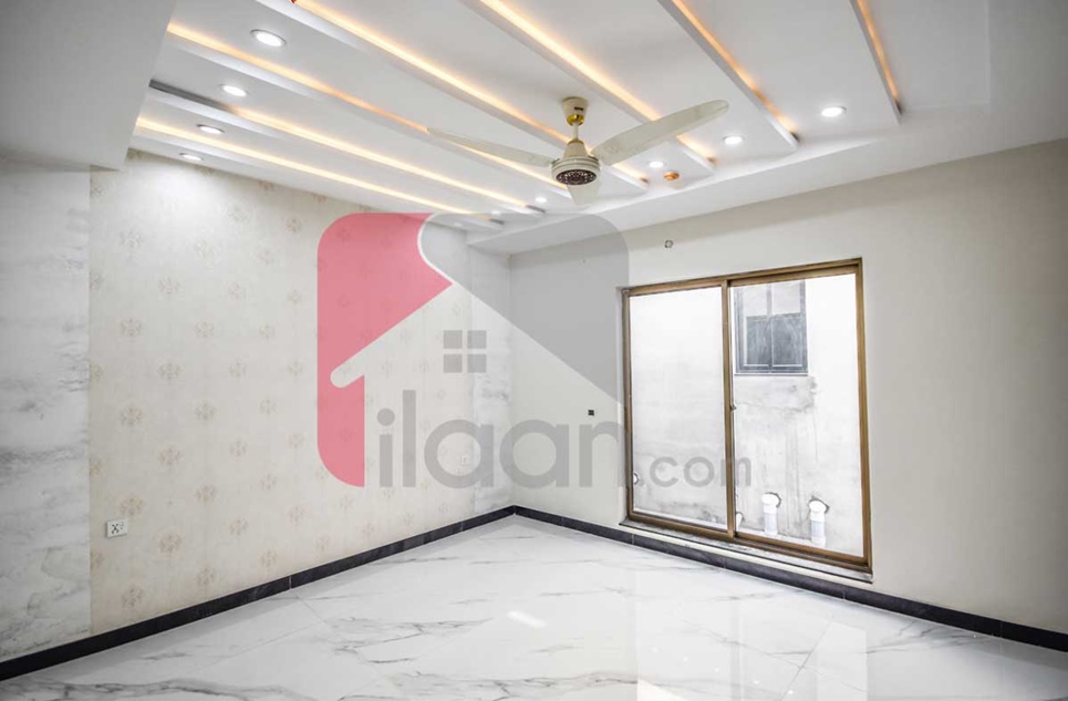8 Marla House for Sale in Block D, Phase 6, DHA Lahore