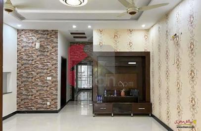 10 Marla House for Sale in Tariq Gardens, Lahore