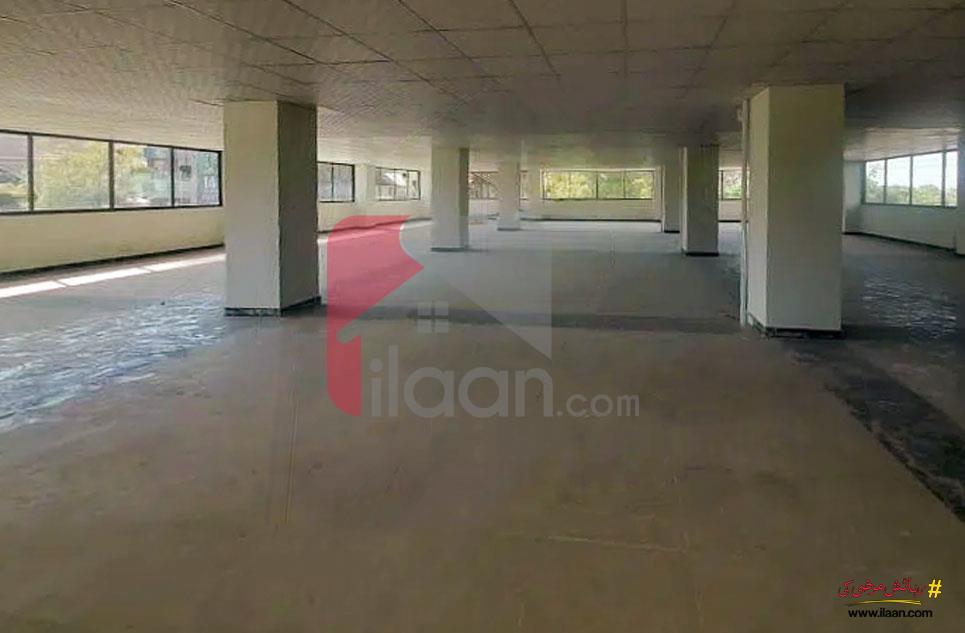778 Square Yard Office for Rent on University Road, Karachi
