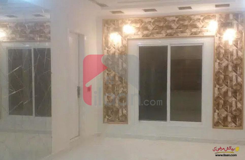 250 Sq.yd House for Sale (First Floor) in Block 7, Gulshan-e-Iqbal, Karachi