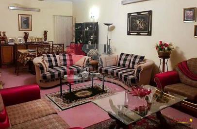 10 Marla House for Sale in Model Town Extension, Lahore