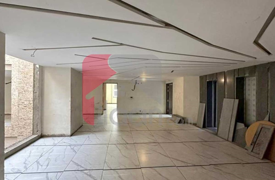 8000 Sq.ft Building for Rent in Zarina Mall, Gulberg-3, Lahore