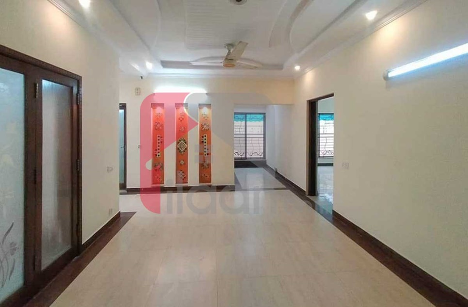 10 Marla House for Sale in Sector B, Bahria Town, Lahore