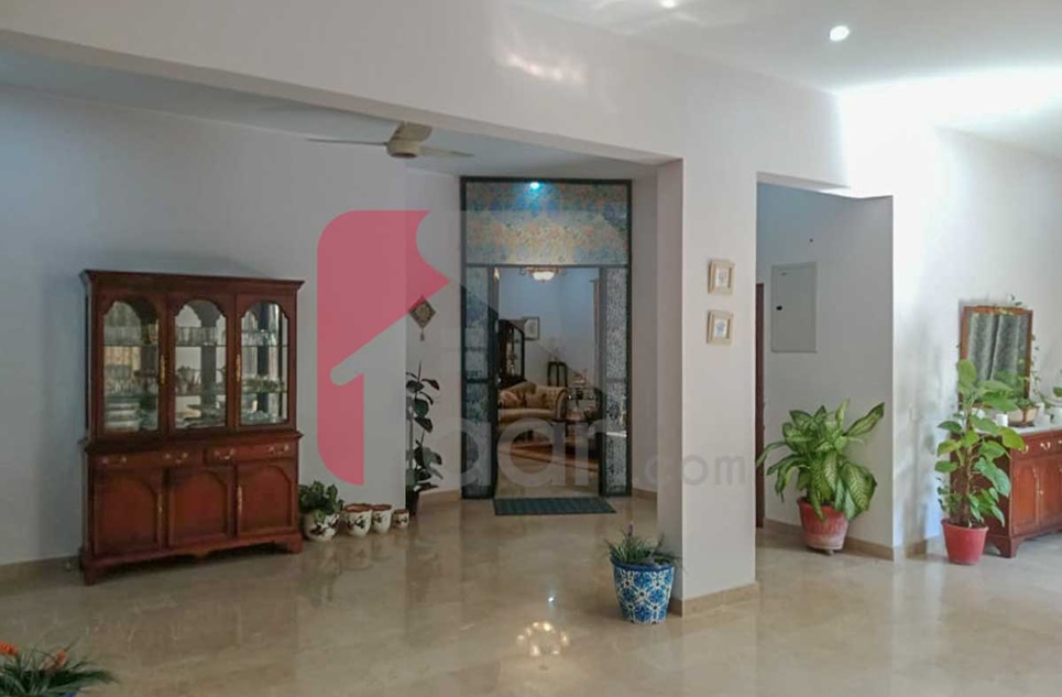 725 Sq.yd House for Sale in Block 6, PECHS, Karachi