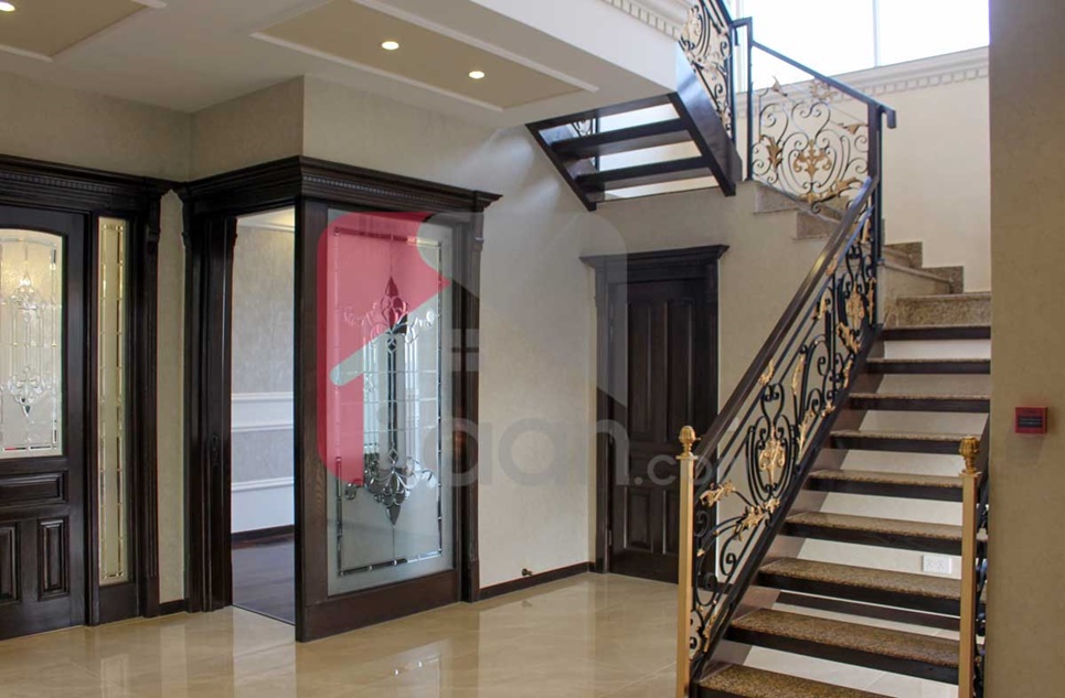1 Kanal House for Sale in Block Q, Phase 7, DHA Lahore