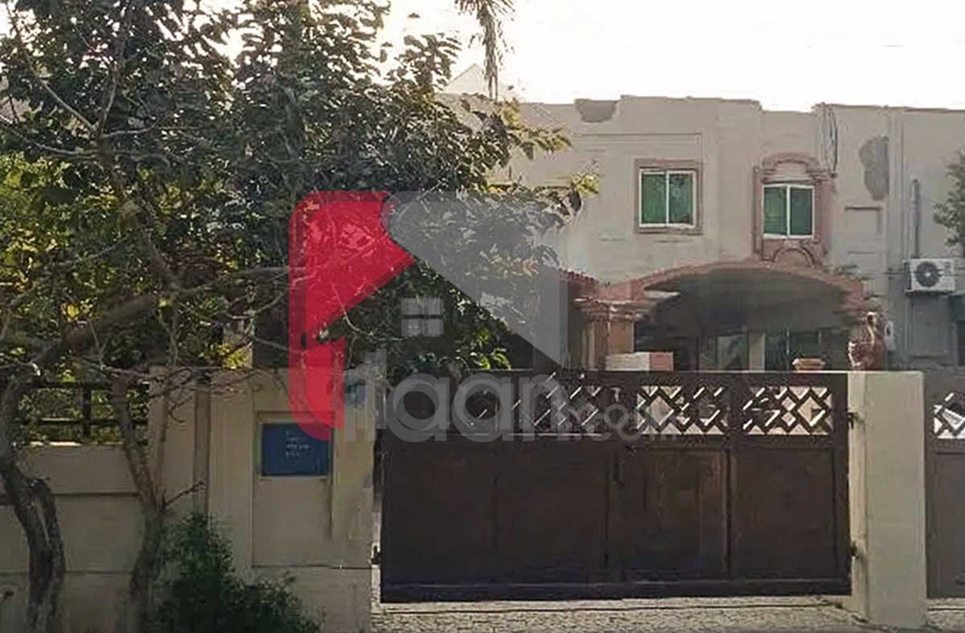 9 Marla House for Rent in Eden Avenue, Lahore