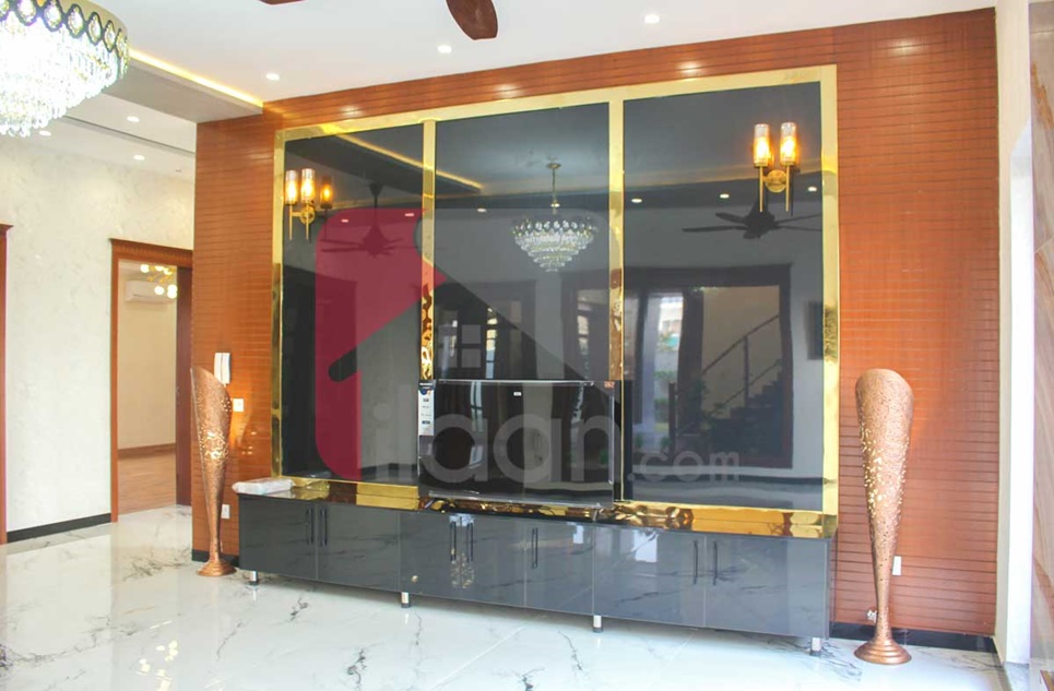 1 Kanal House for Sale in Block S, Phase 7, DHA Lahore