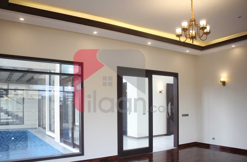 1000 Sq.yd House for Sale in Phase 8, DHA Karachi
