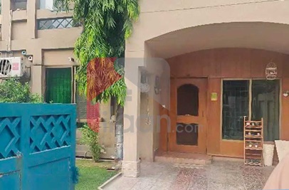 10 Marla House for Sale in Eden Avenue, Lahore