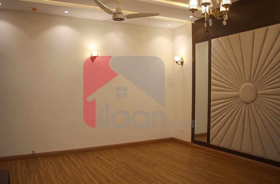1 Kanal House for Sale in Block T, Phase 7, DHA Lahore