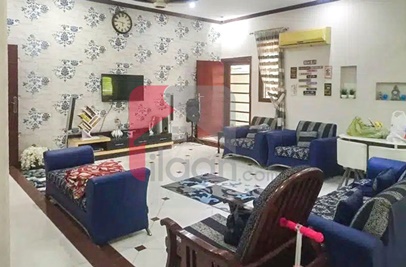 100 Sq.yd House for Sale in Block 2, PECHS, Karachi