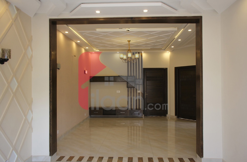8 Marla House for Sale in Block D, Phase 2, Bahria Orchard, Lahore