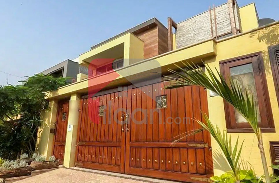 666 Sq.yd House for Rent in Phase 8, DHA Karachi