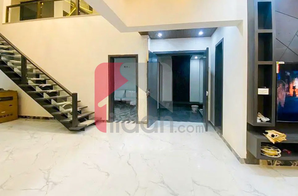 14 Marla House for Rent in Model City 1, Canal Road, Faisalabad