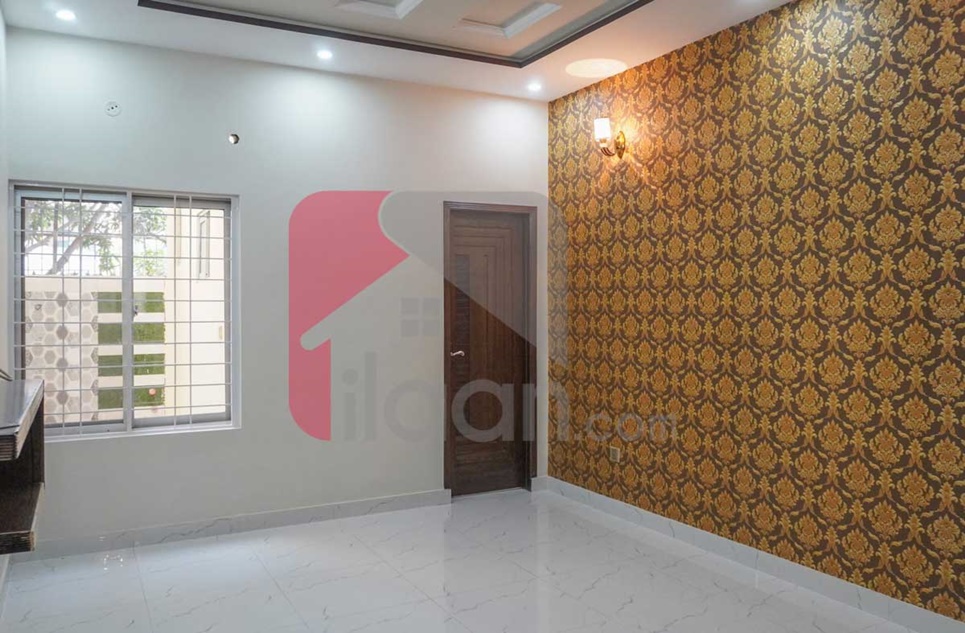 10 Marla House for Sale in Phase 1, Nasheman-e-Iqbal, Lahore