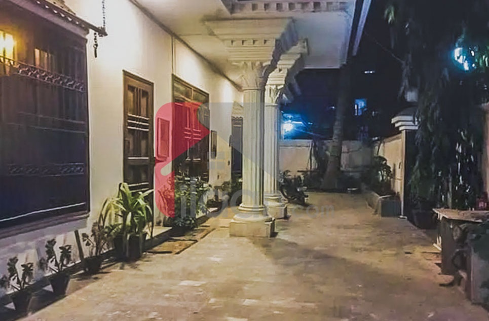 300 Sq.yd Office for Rent in Block 10-A, Gulshan-e-iqbal, Karachi