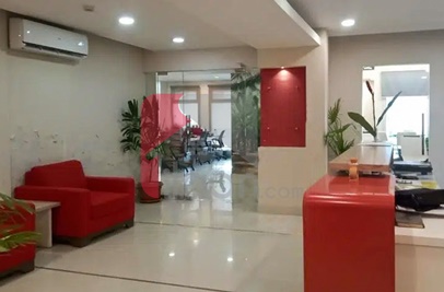 389 Sq.yd Office for Rent in Shahrah-e-Faisal, Karachi