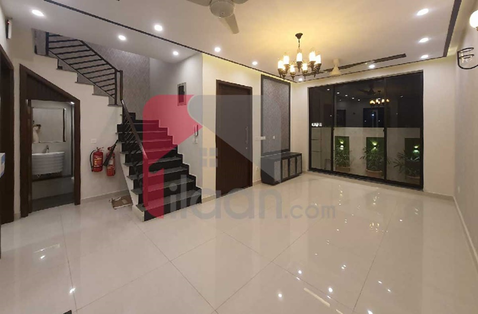1 Kanal House for Sale in Block R, Phase 7, DHA Lahore 