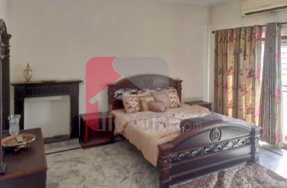 1 Kanal House for Rent in Phase 4, DHA Lahore (Furnished)) 