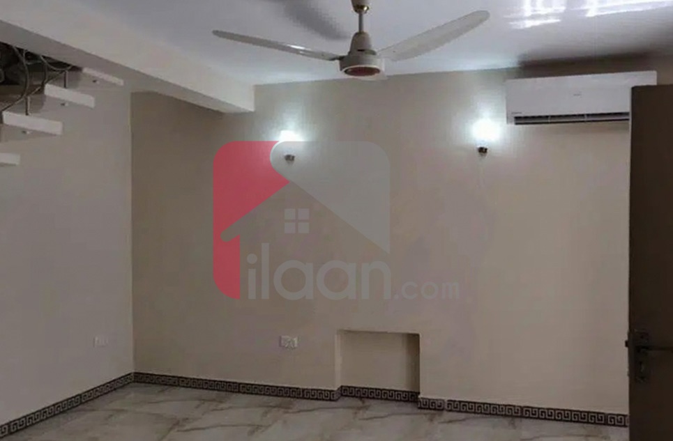 10 Marla House for Rent in Gulberg, Lahore