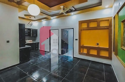 140 Sq.yd House for Sale (First Floor) in Block 2, Federal B Area, Karachi