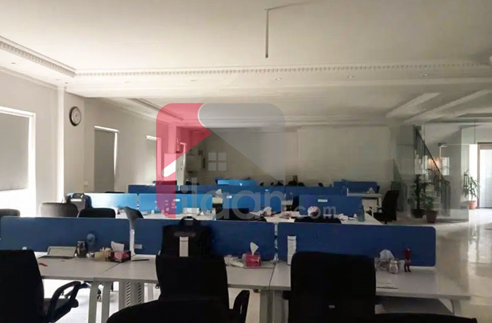 1 Kanal Building for Rent in Main Boulevard Gulberg, Gulberg, Lahore