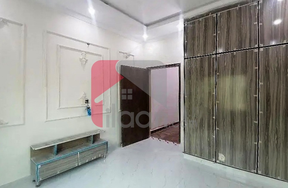Room for Rent on Defence Road, Lahore