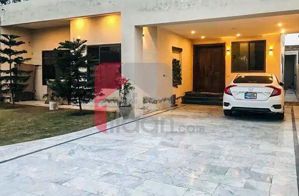 16.8 Marla House for Sale on Canal Expressway, Faisalabad