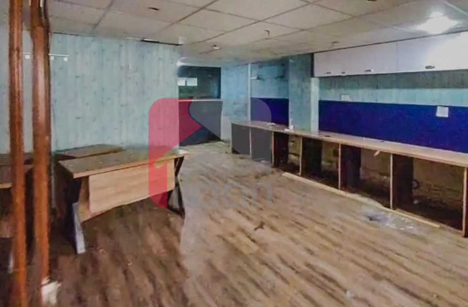 167 Sq.yd Office for Rent on Shahrah-e-Faisal, Karachi