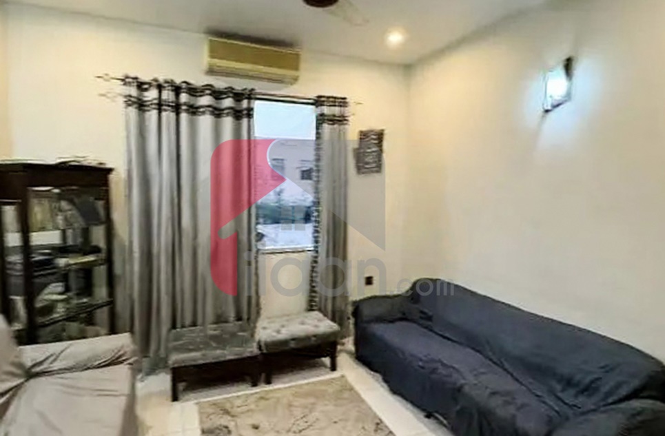 100 Sq.yd House for Sale (First Floor) in Block 2, PECHS, Karachi