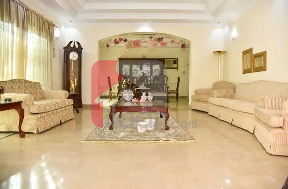 11.1 Marla Shop for Rent in Gulberg, Lahore