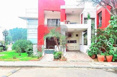 8 Marla House for Sale in Safari Villas, Sector B, Bahria Town, Lahore